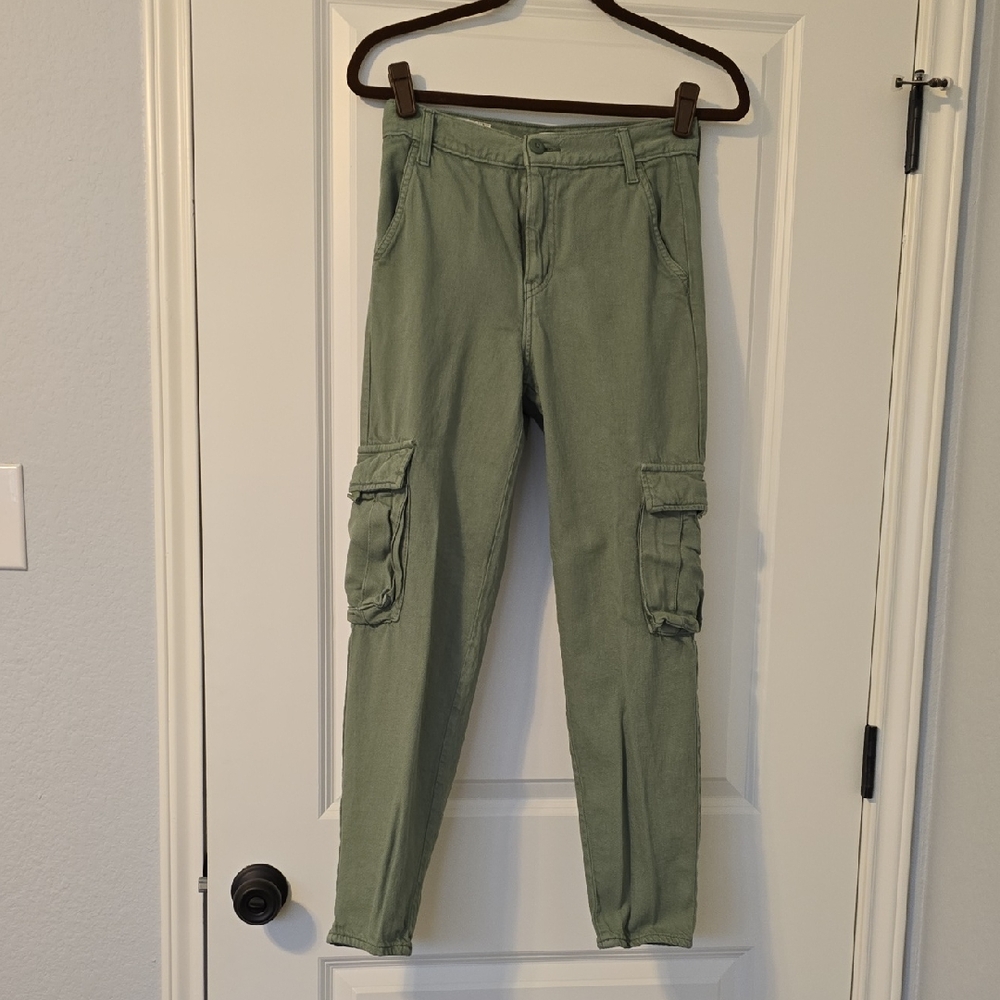 Levi's Olive Cargo Pants Size 24